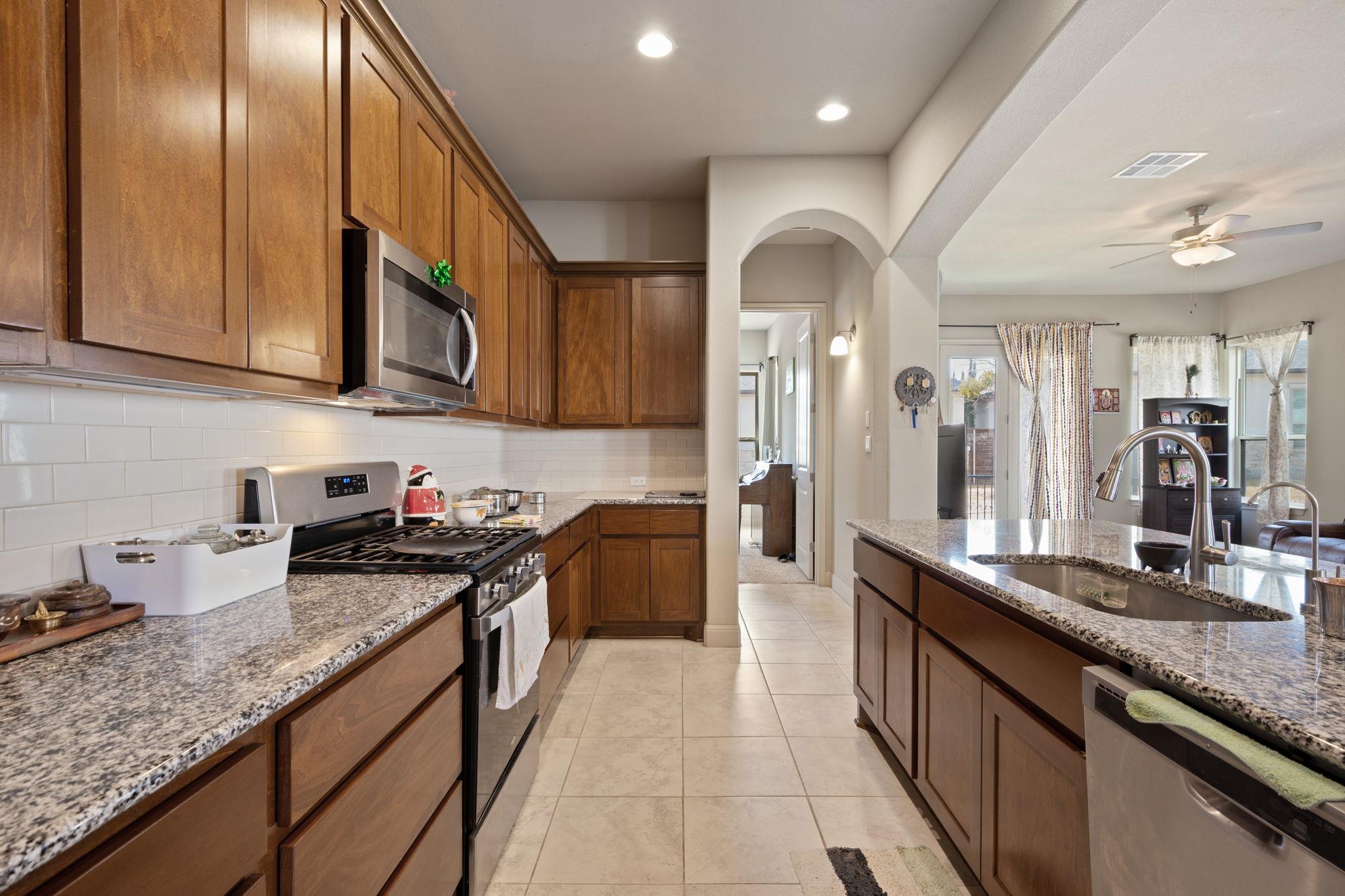 205 Clubhouse Drive Georgetown TX 78628
