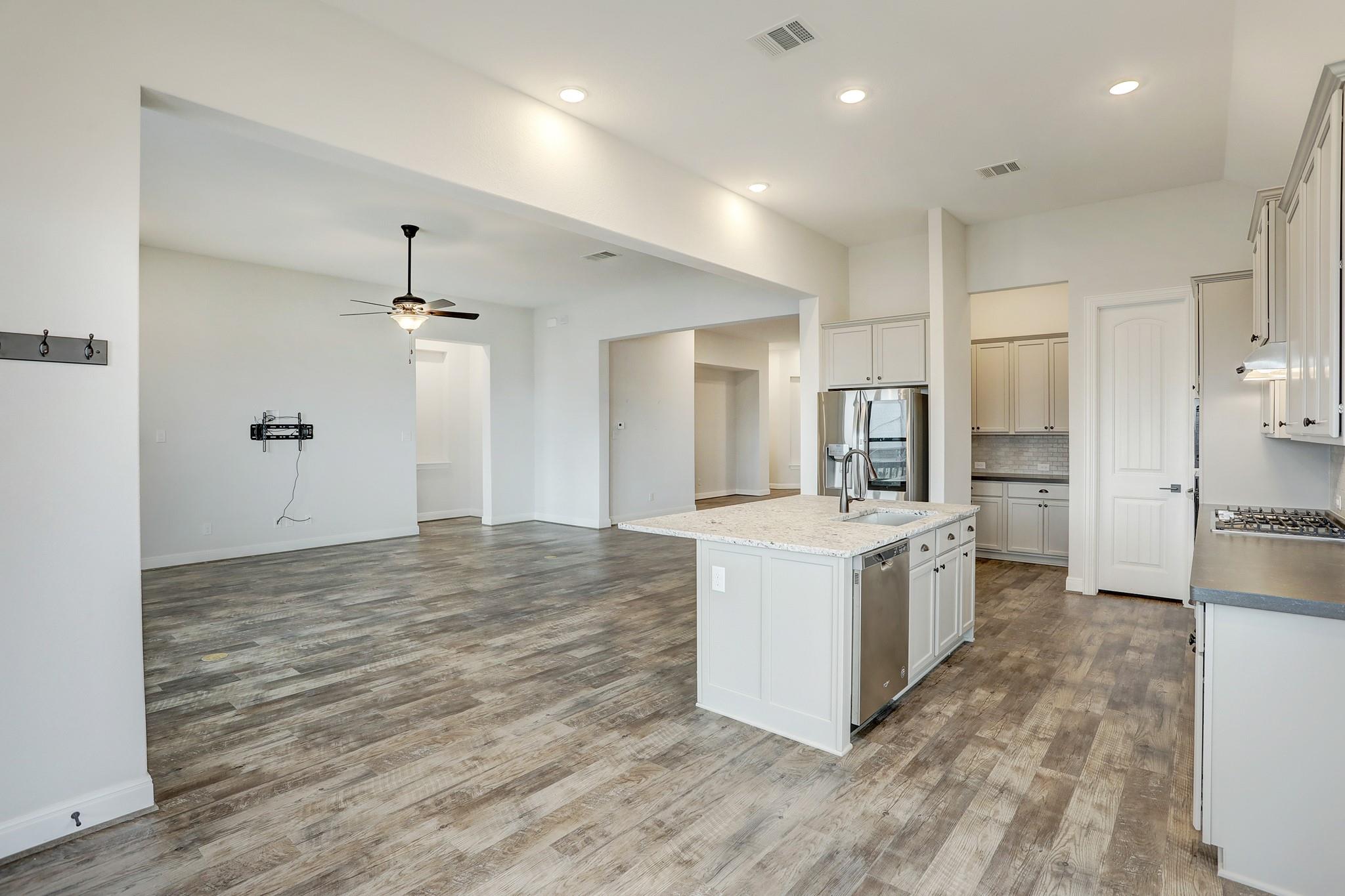 2017 Hawkes Cove Leander TX 78641
