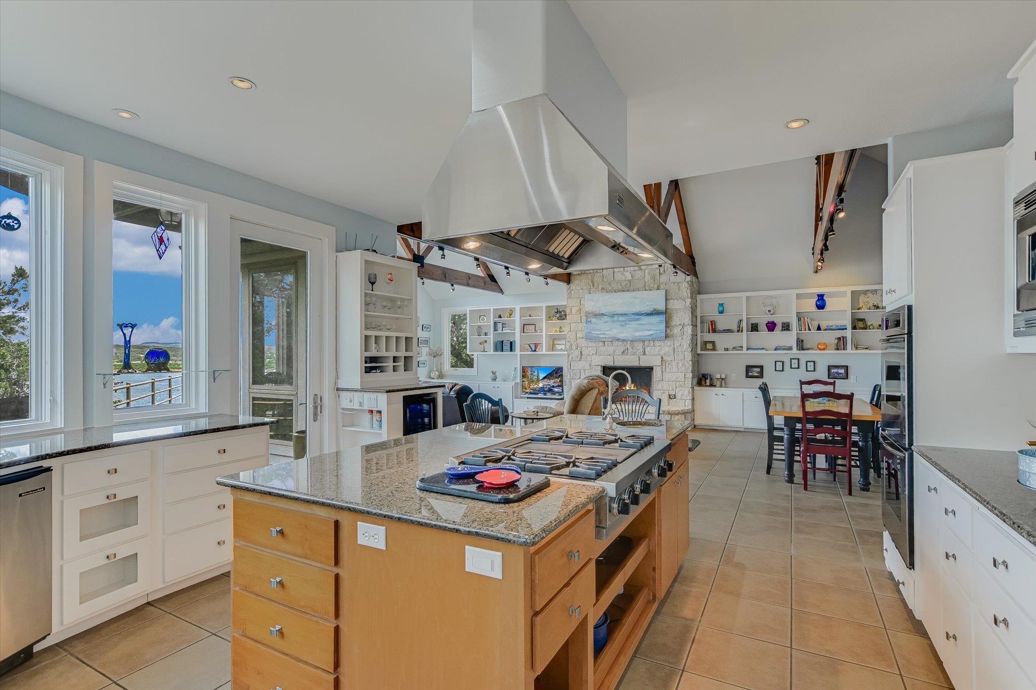 102 Center Cove I Spicewood TX 78669