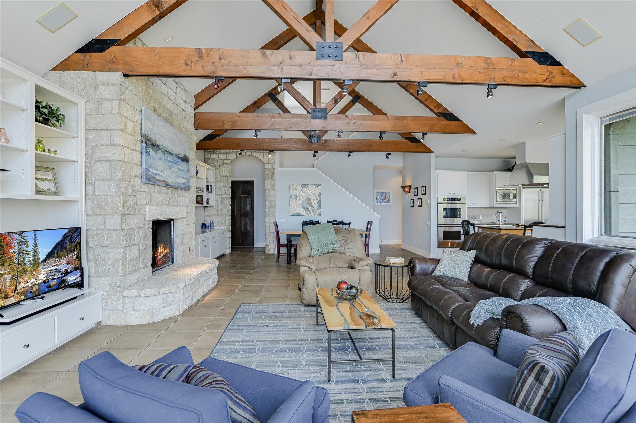 102 Center Cove I Spicewood TX 78669