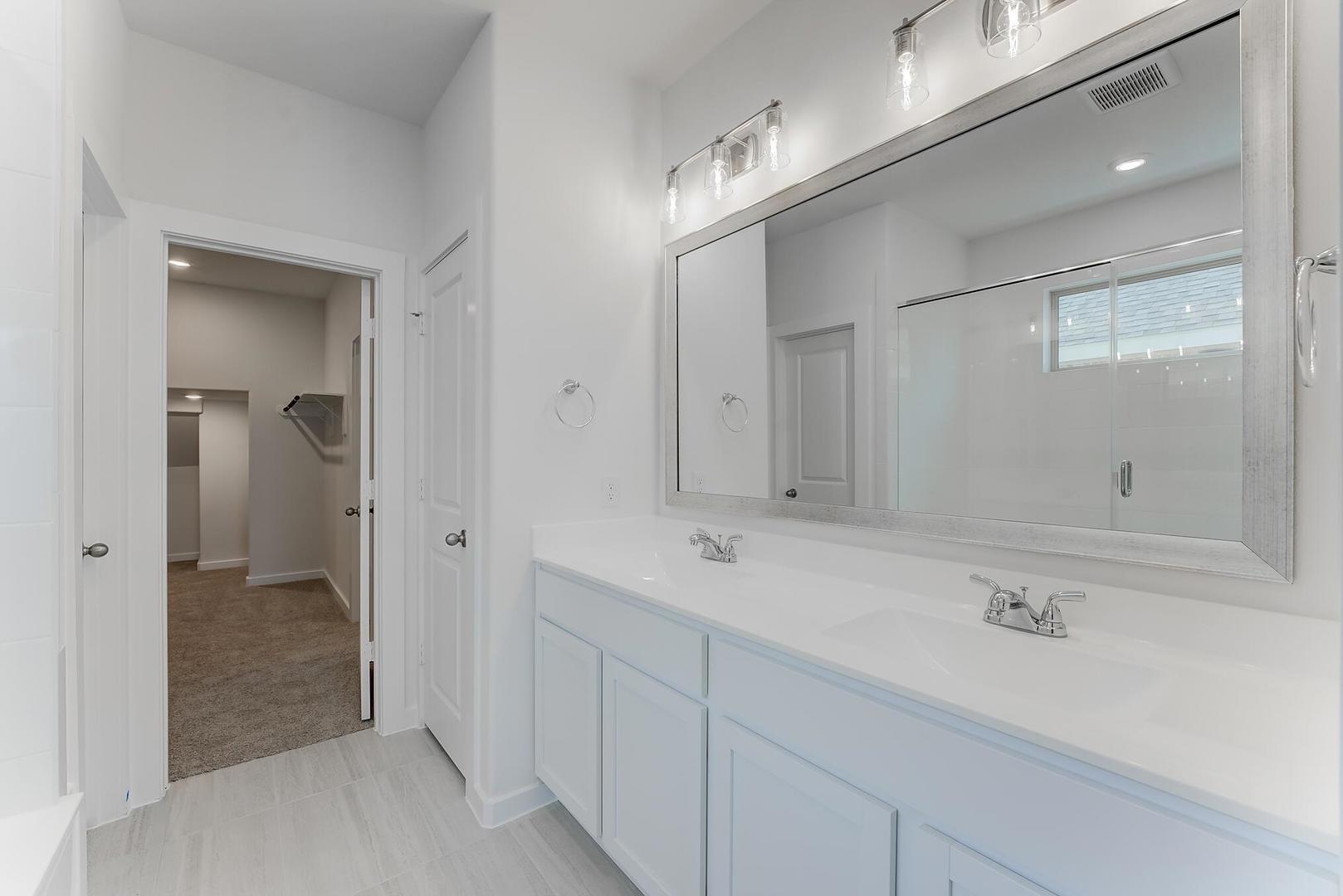 140 Bloomington Loop Hutto TX 78634
