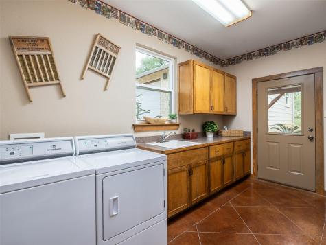 326 Lost Cove Drive Spicewood TX 78669