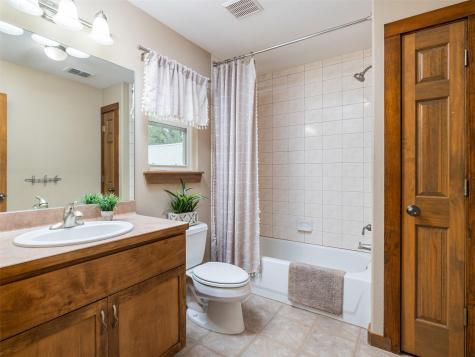 326 Lost Cove Drive Spicewood TX 78669
