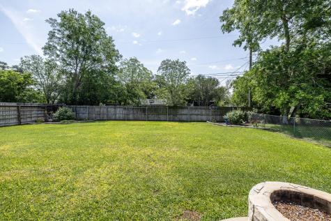1338 Donovan Street Gonzales TX 78629