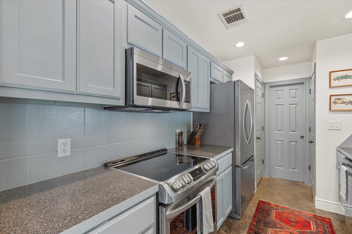 10605 Lake Beach Drive Dripping Springs TX 78620