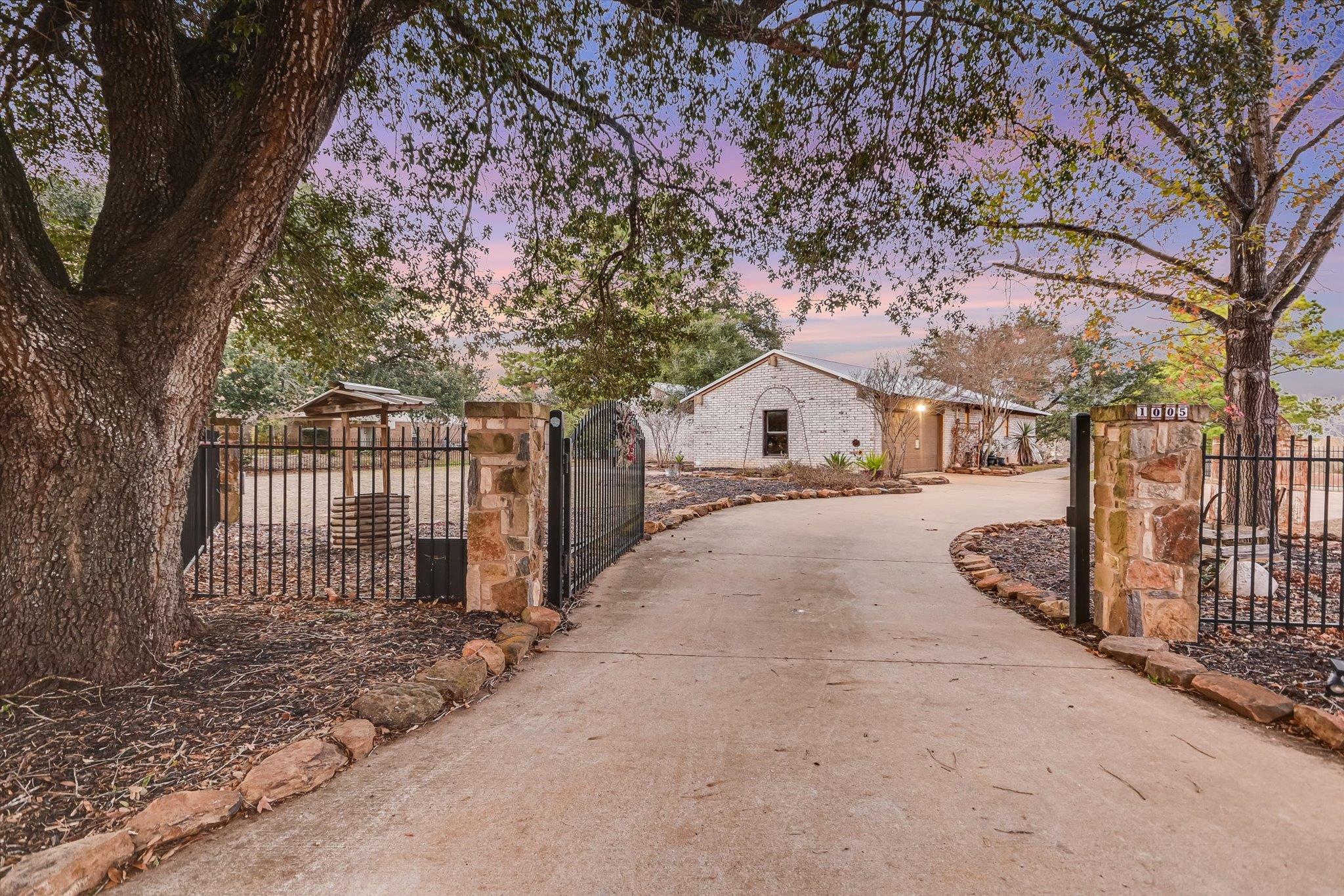 1005 Colorado Street Smithville TX 78957