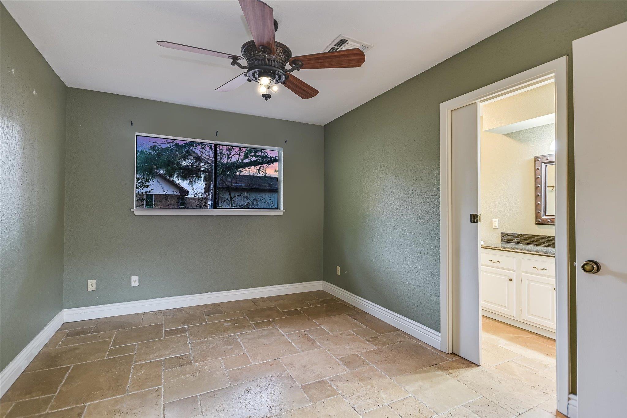 1005 Colorado Street Smithville TX 78957