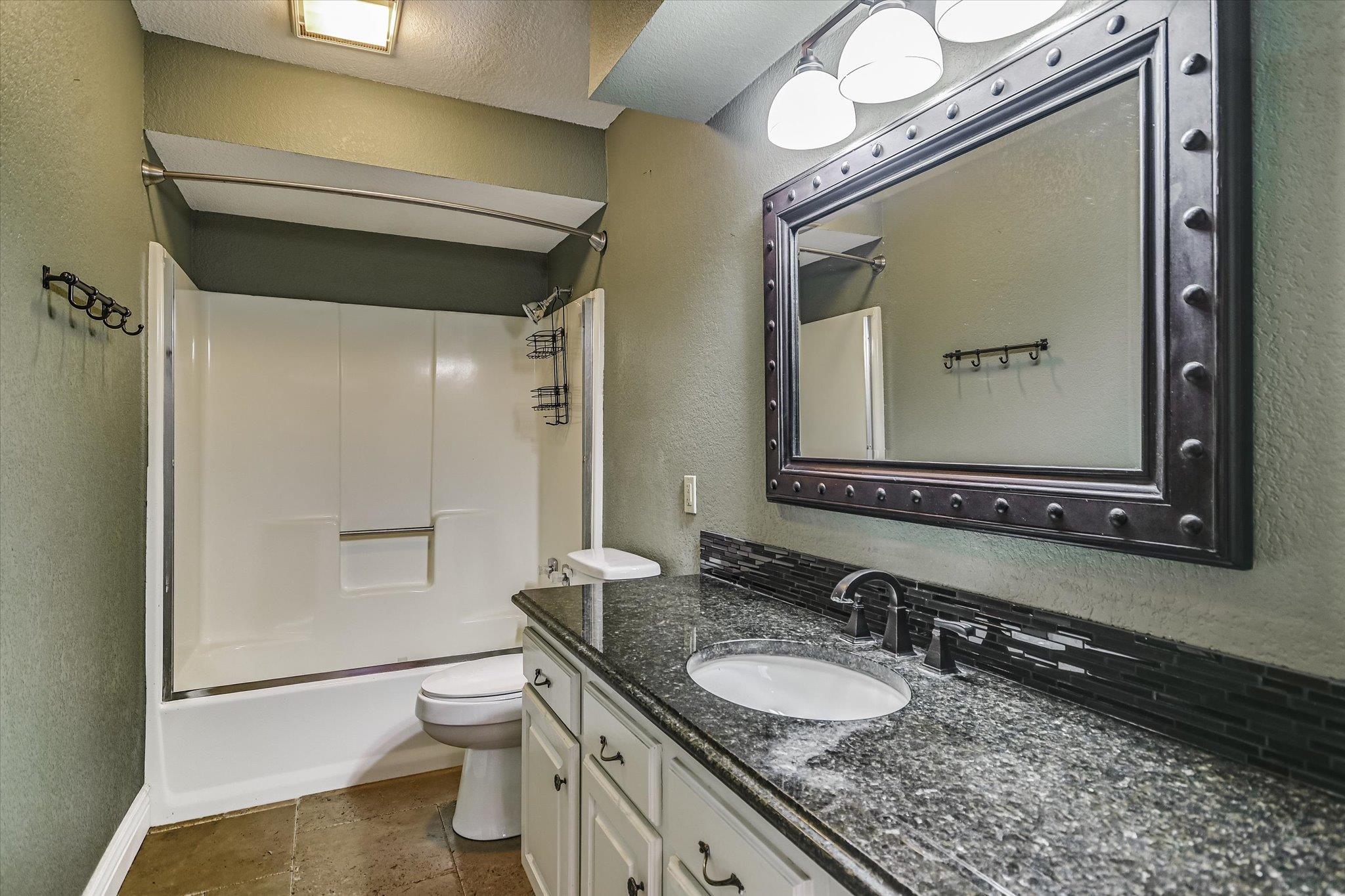 1005 Colorado Street Smithville TX 78957