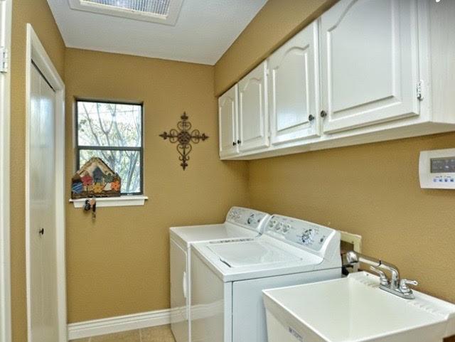 1005 Colorado Street Smithville TX 78957