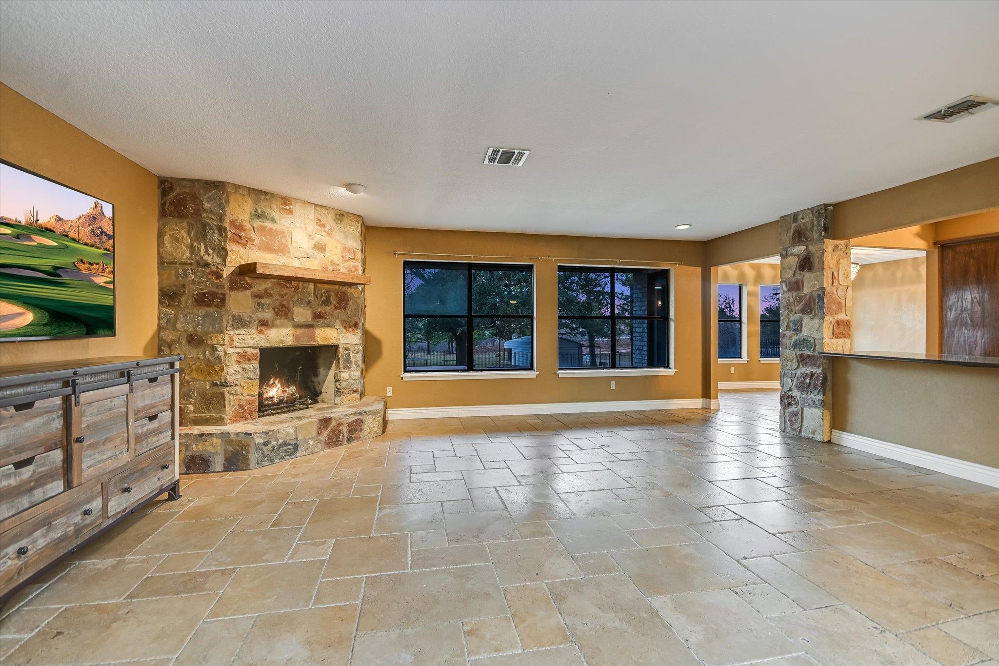 1005 Colorado Street Smithville TX 78957