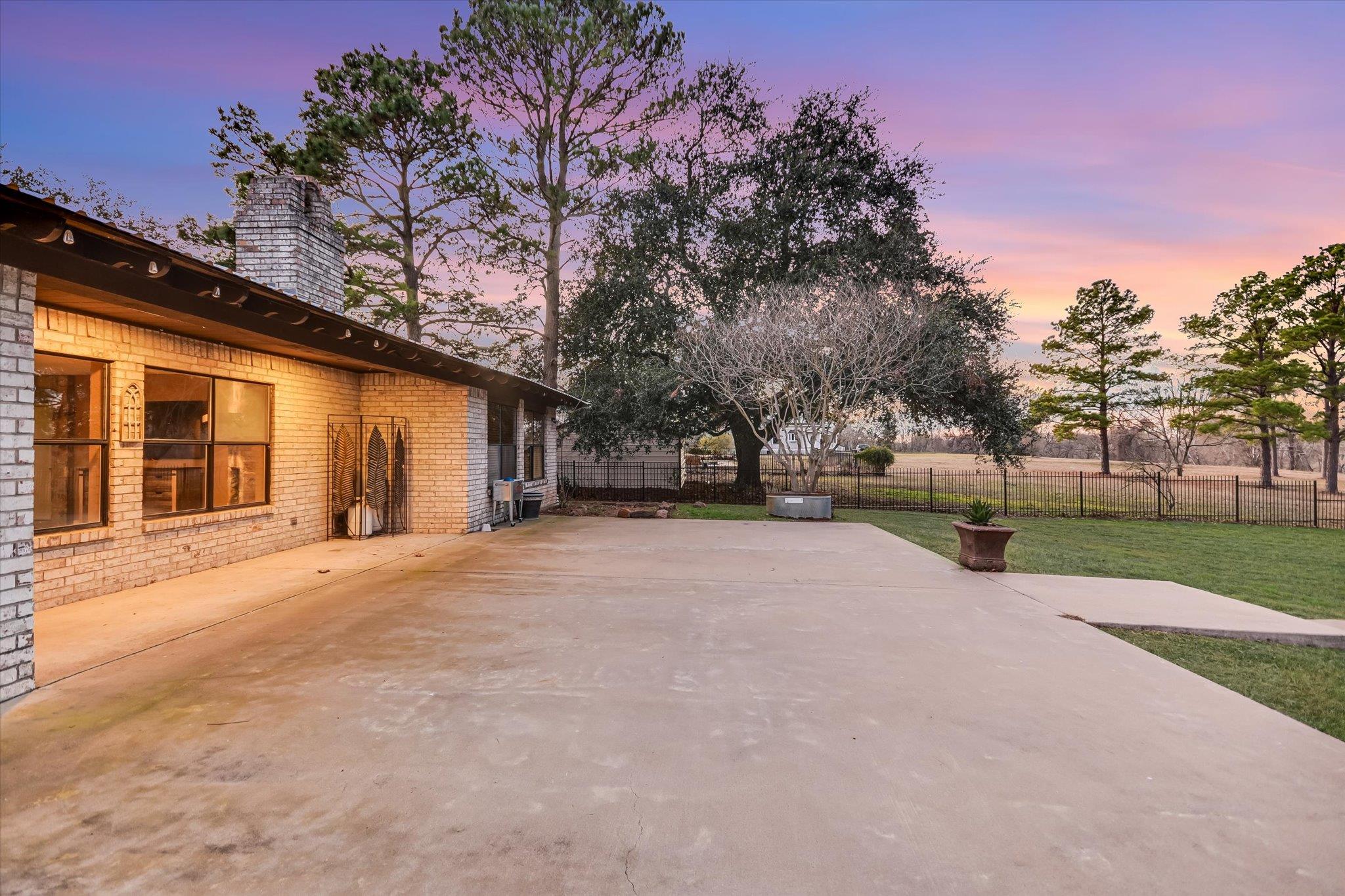 1005 Colorado Street Smithville TX 78957