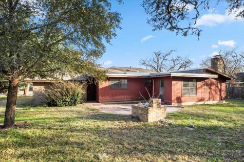 927 E Walnut Street La Grange TX 78945