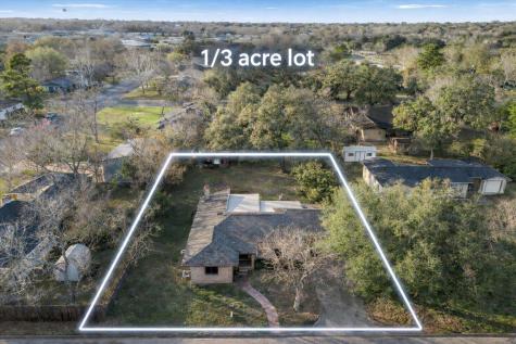 927 E Walnut Street La Grange TX 78945