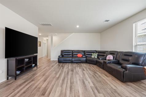 225 Gunther Way Taylor TX 76574