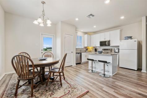 225 Gunther Way Taylor TX 76574