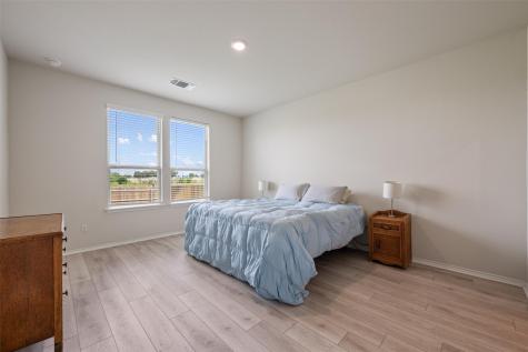 225 Gunther Way Taylor TX 76574