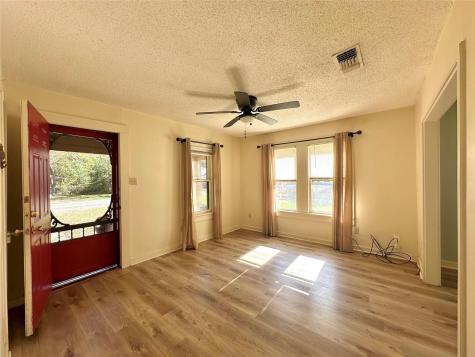 405 Mills Street Smithville TX 78957