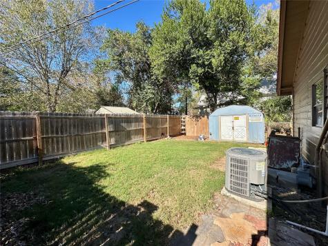 405 Mills Street Smithville TX 78957