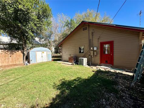 405 Mills Street Smithville TX 78957