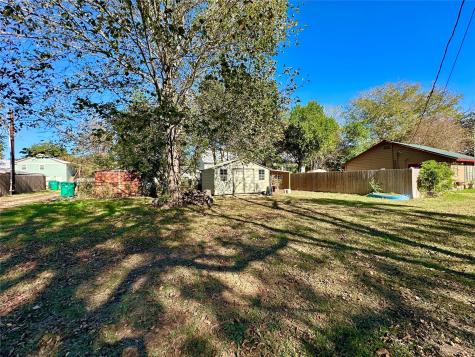 405 Mills Street Smithville TX 78957