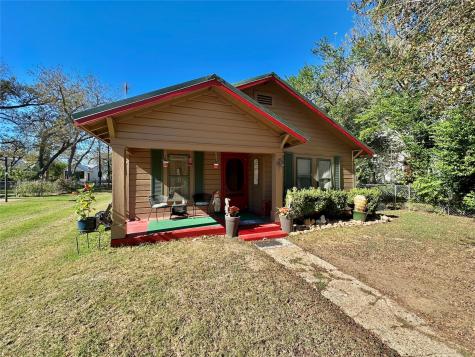405 Mills Street Smithville TX 78957