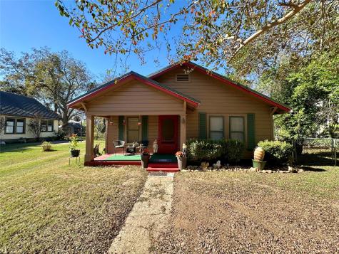 405 Mills Street Smithville TX 78957