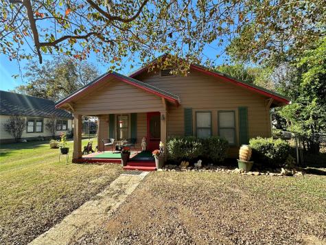405 Mills Street Smithville TX 78957