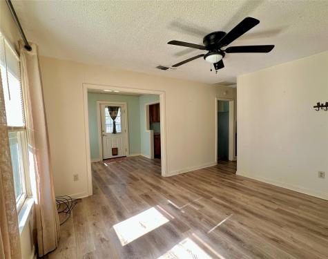 405 Mills Street Smithville TX 78957