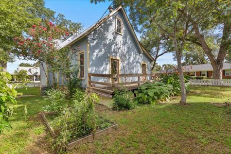 710 Gresham Street Smithville TX 78957