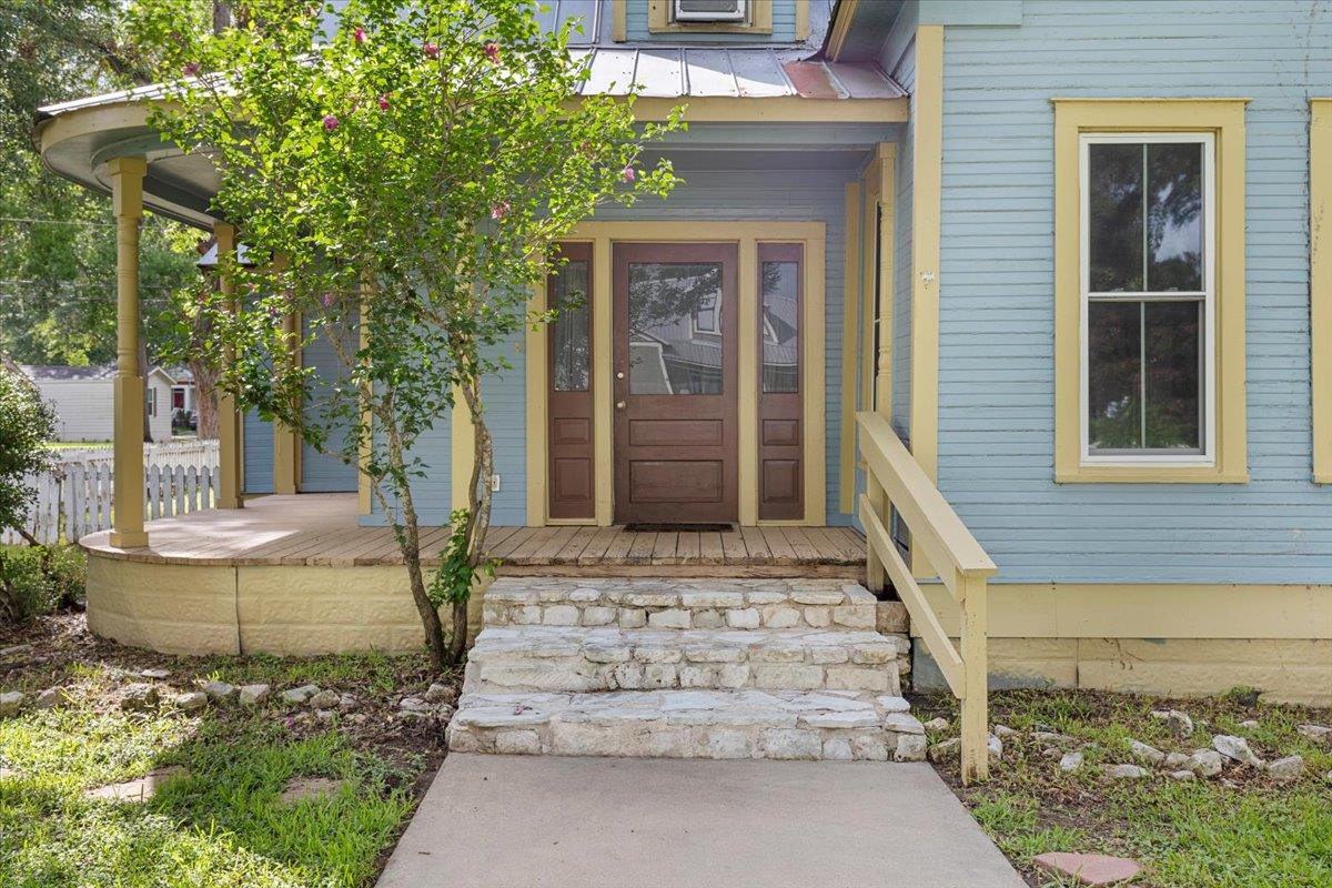 710 Gresham Street Smithville TX 78957