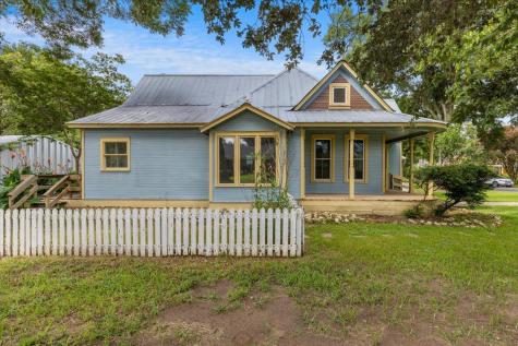 710 Gresham Street Smithville TX 78957