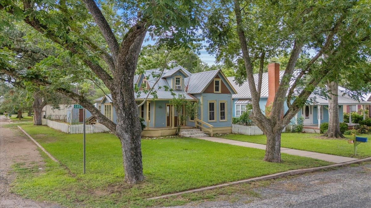 710 Gresham Street Smithville TX 78957