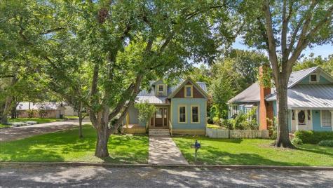 710 Gresham Street Smithville TX 78957
