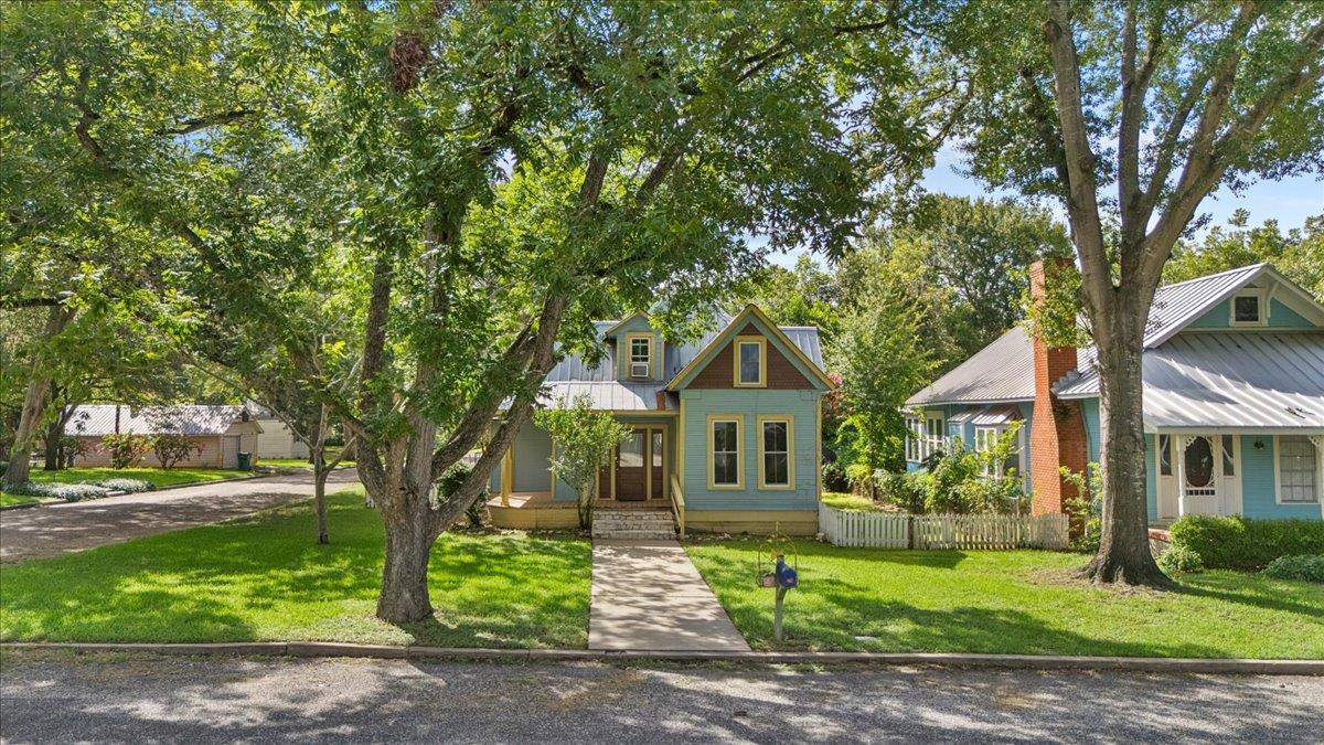710 Gresham Street Smithville TX 78957