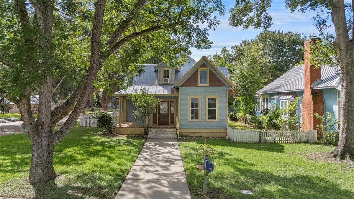 710 Gresham Street Smithville TX 78957
