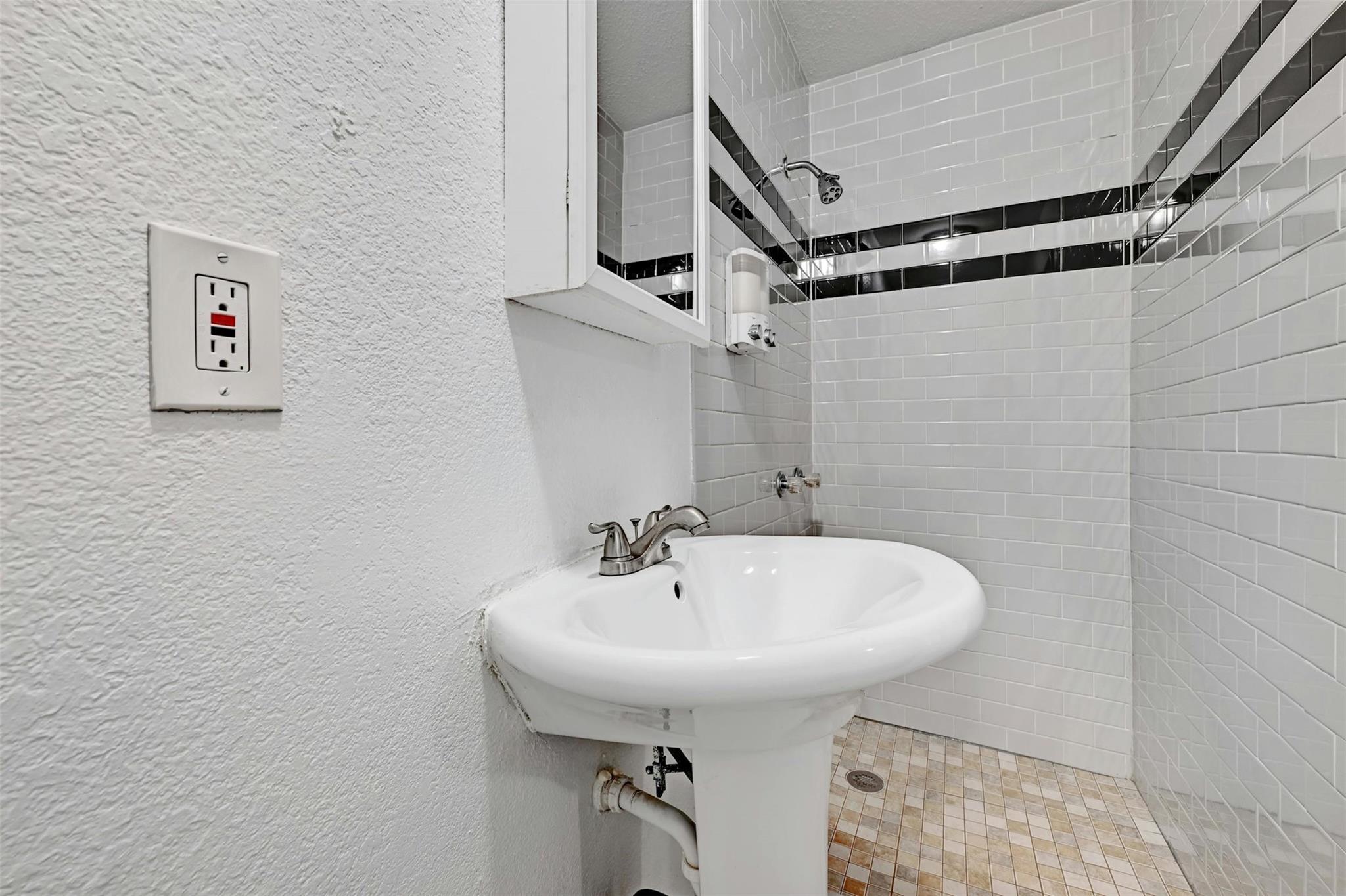 1200 Walnut Avenue Austin TX 78702