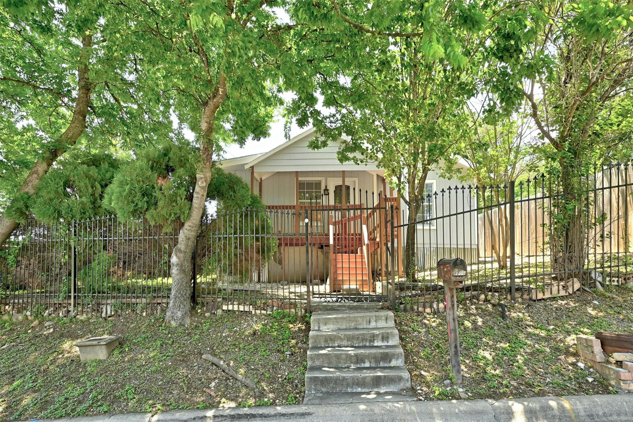 1200 Walnut Avenue Austin TX 78702