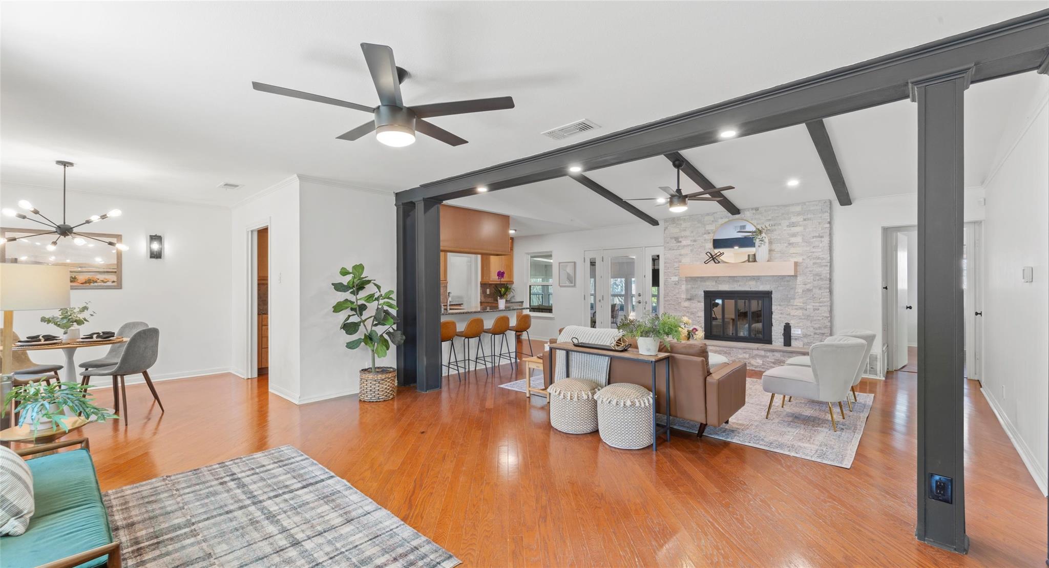 1704 Shelbourne Drive Austin TX 78752