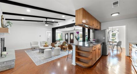 1704 Shelbourne Drive Austin TX 78752