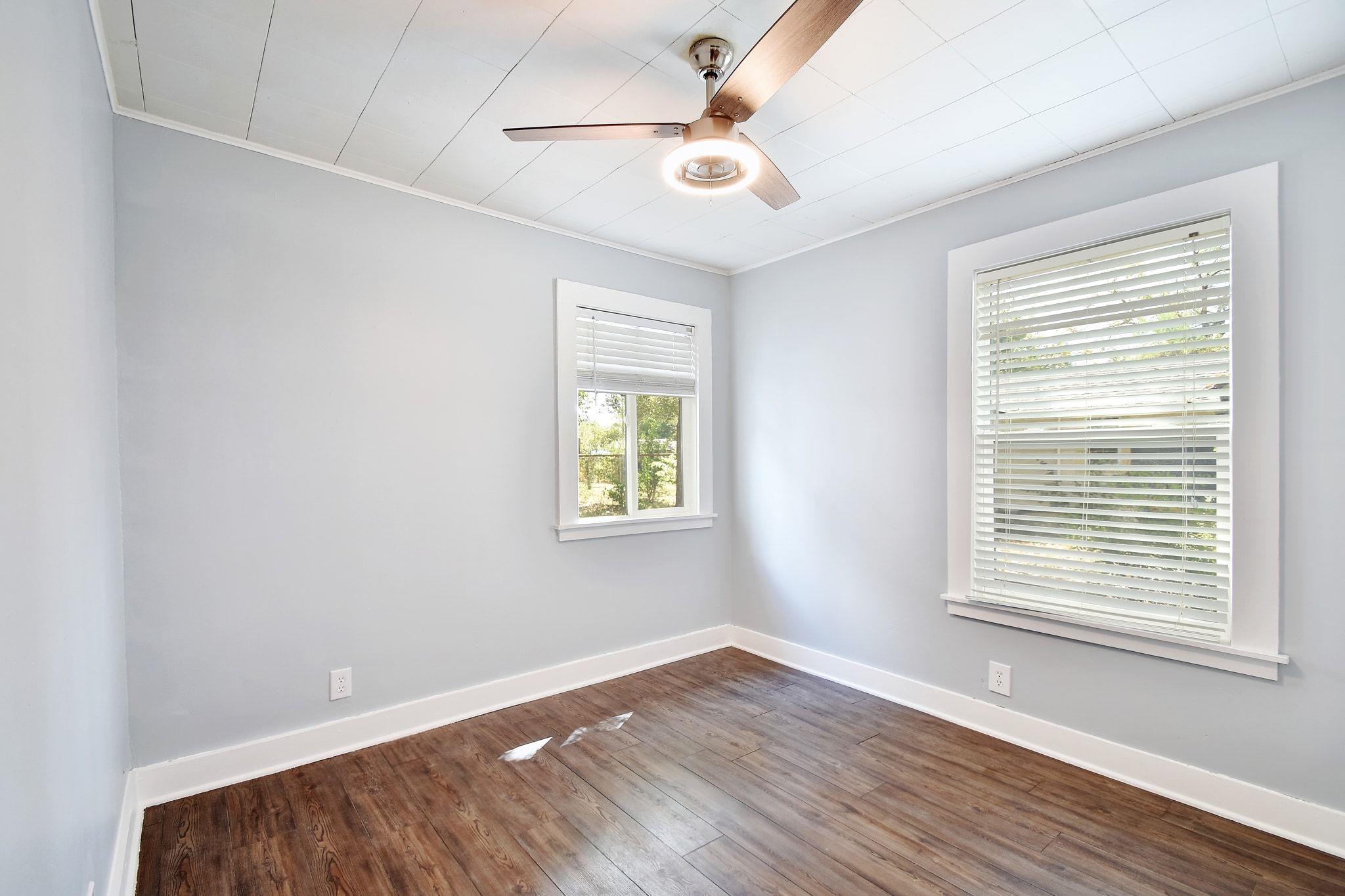 717 S Laurel Avenue Luling TX 78648