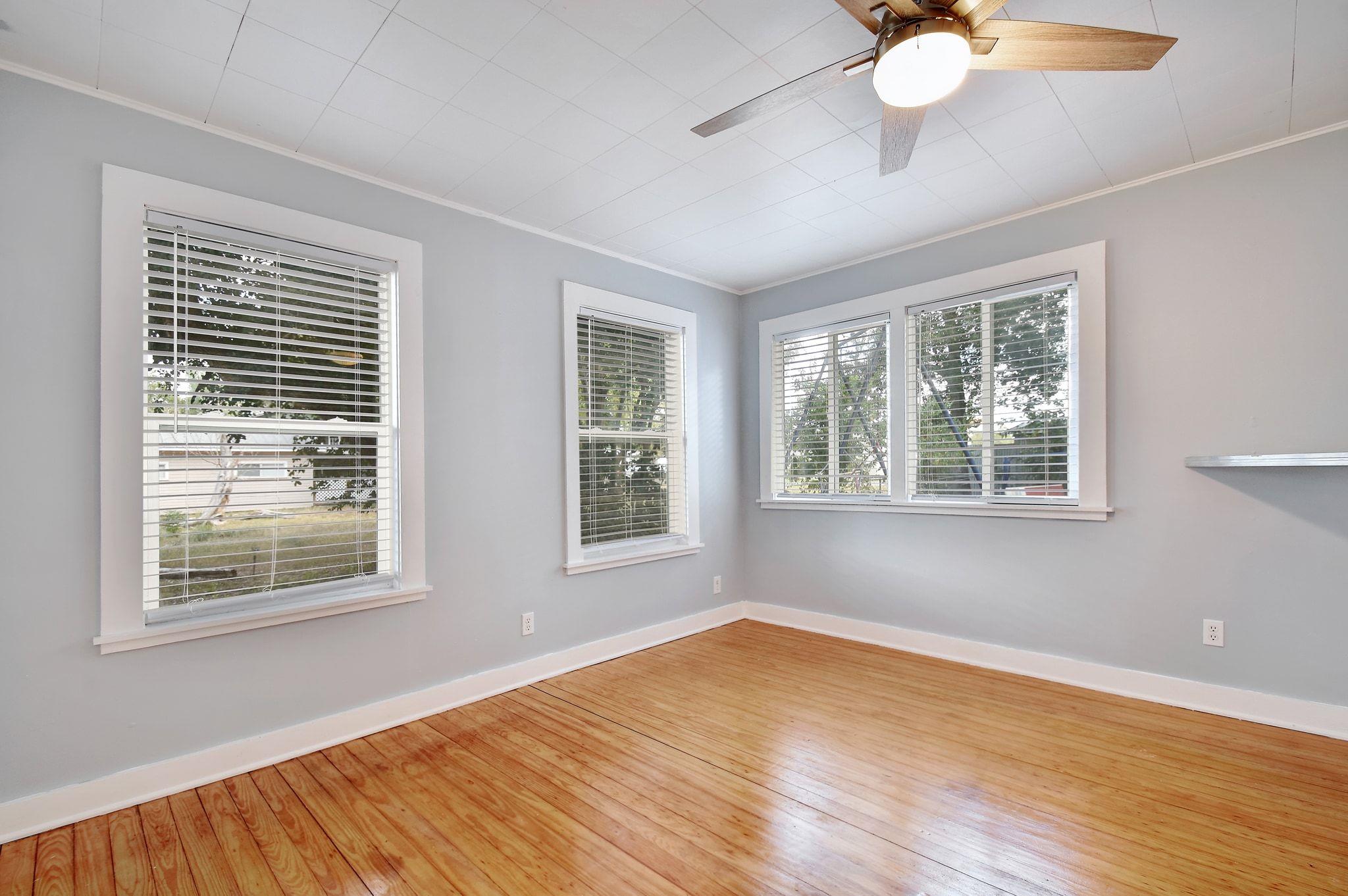 717 S Laurel Avenue Luling TX 78648