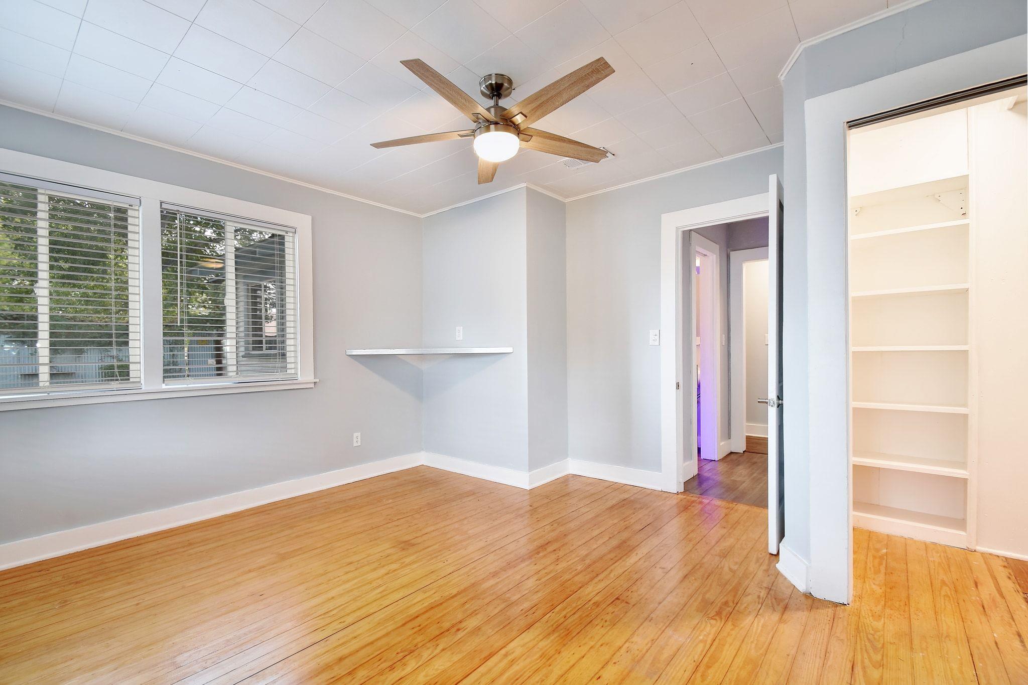 717 S Laurel Avenue Luling TX 78648
