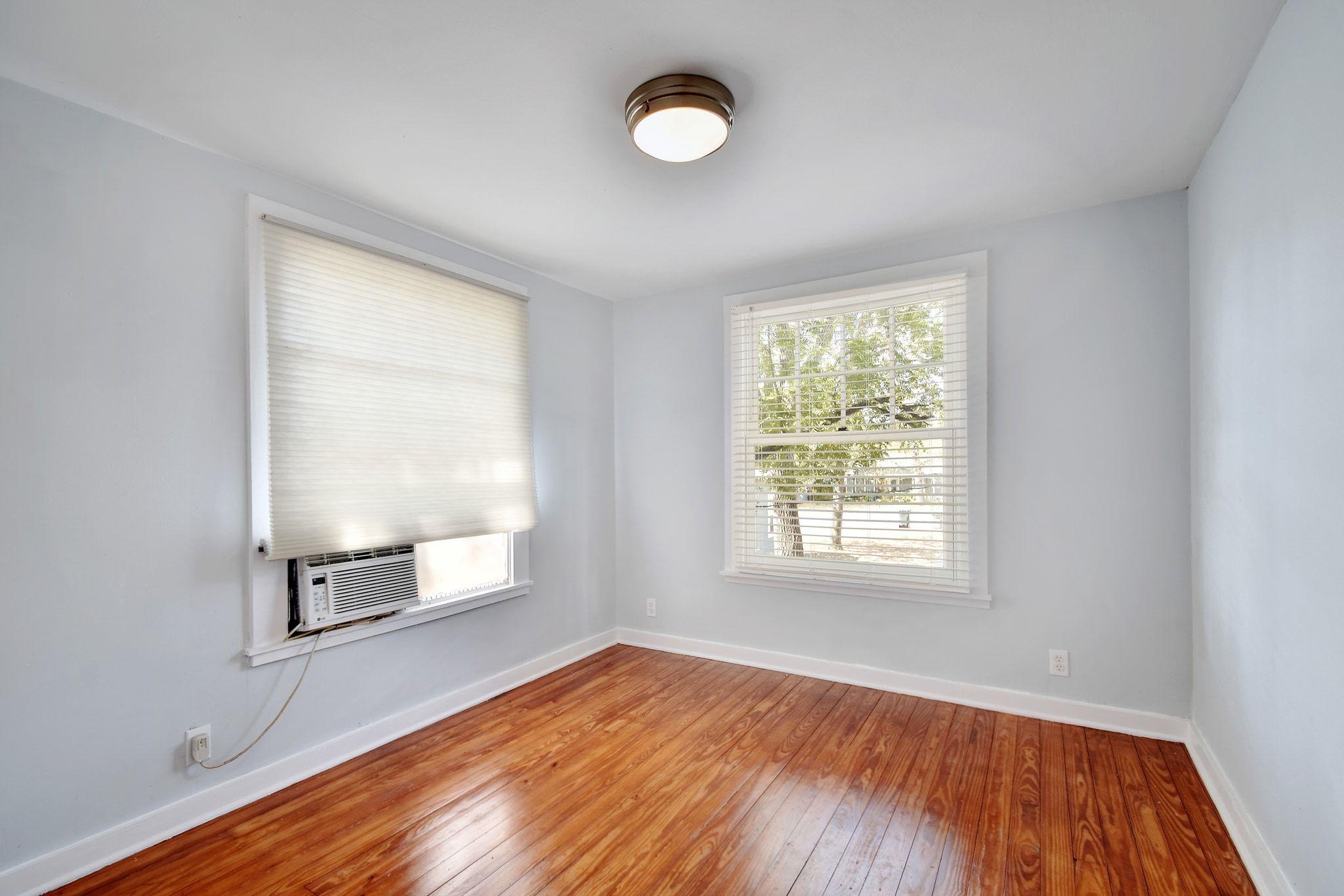 717 S Laurel Avenue Luling TX 78648