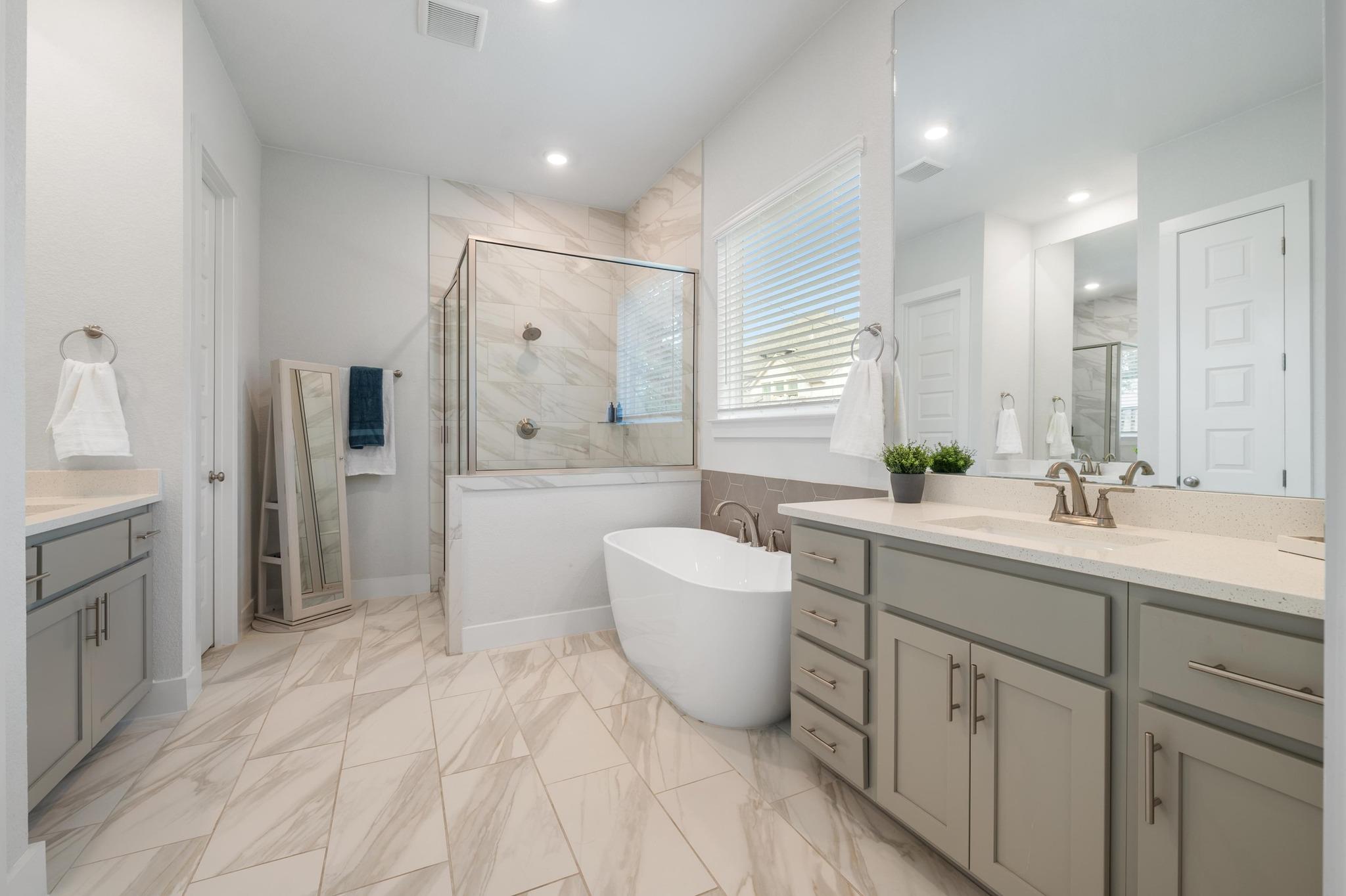 933 Donna Roland Court Leander TX 78641