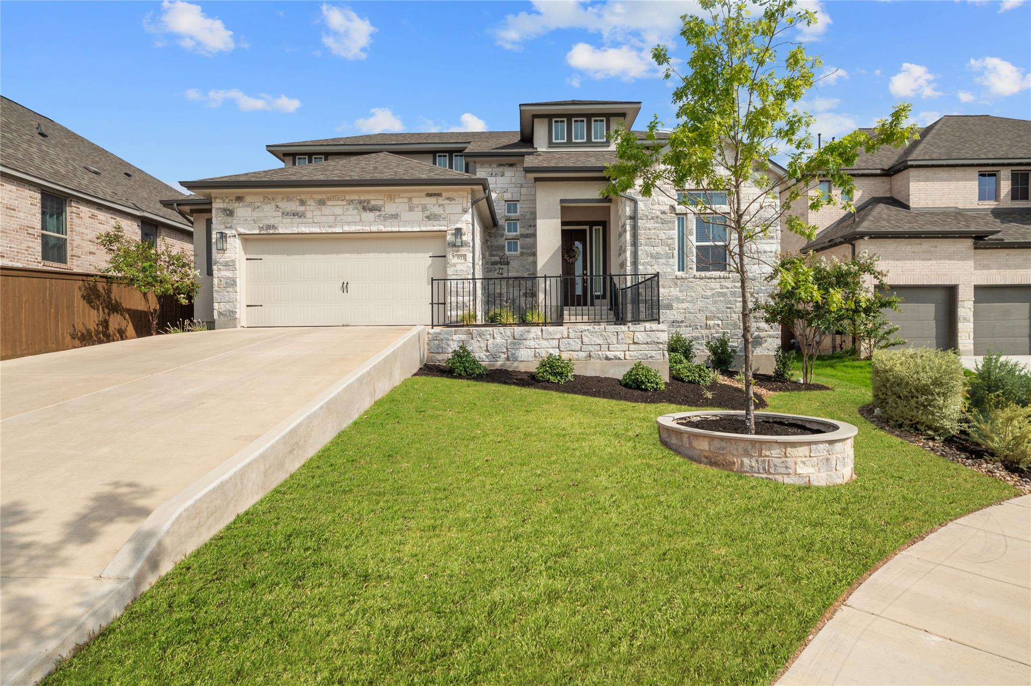 933 Donna Roland Court Leander TX 78641