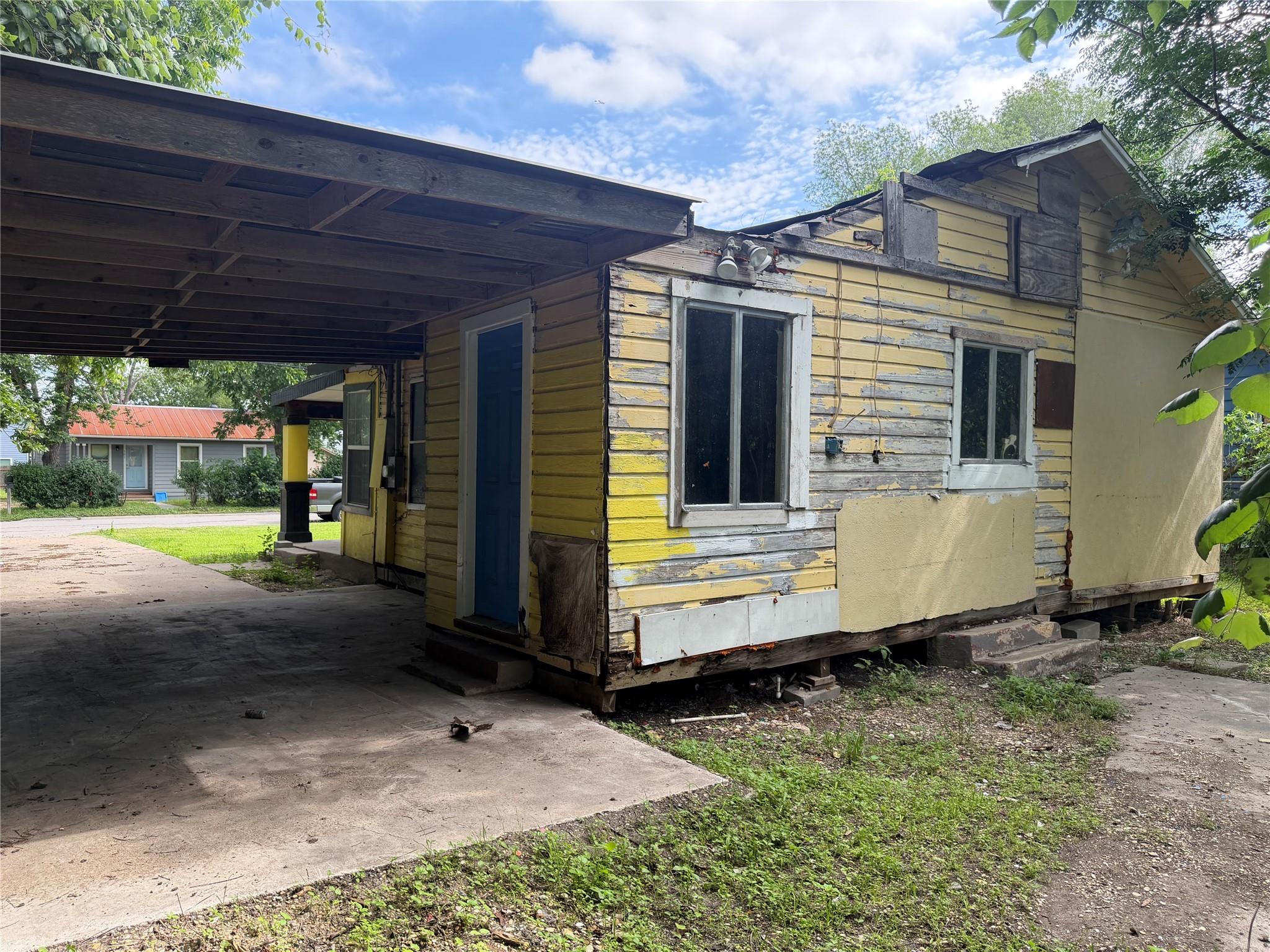 506 Ruddy Street Lockhart TX 78644