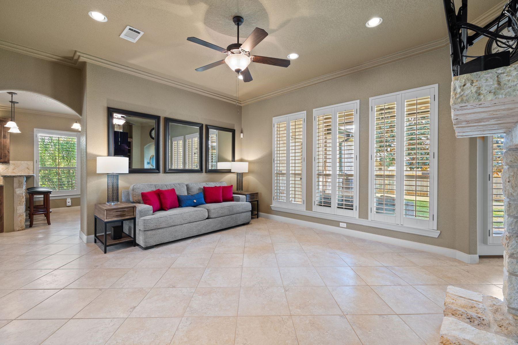115 W Bluebriar Drive Marble Falls TX 78654