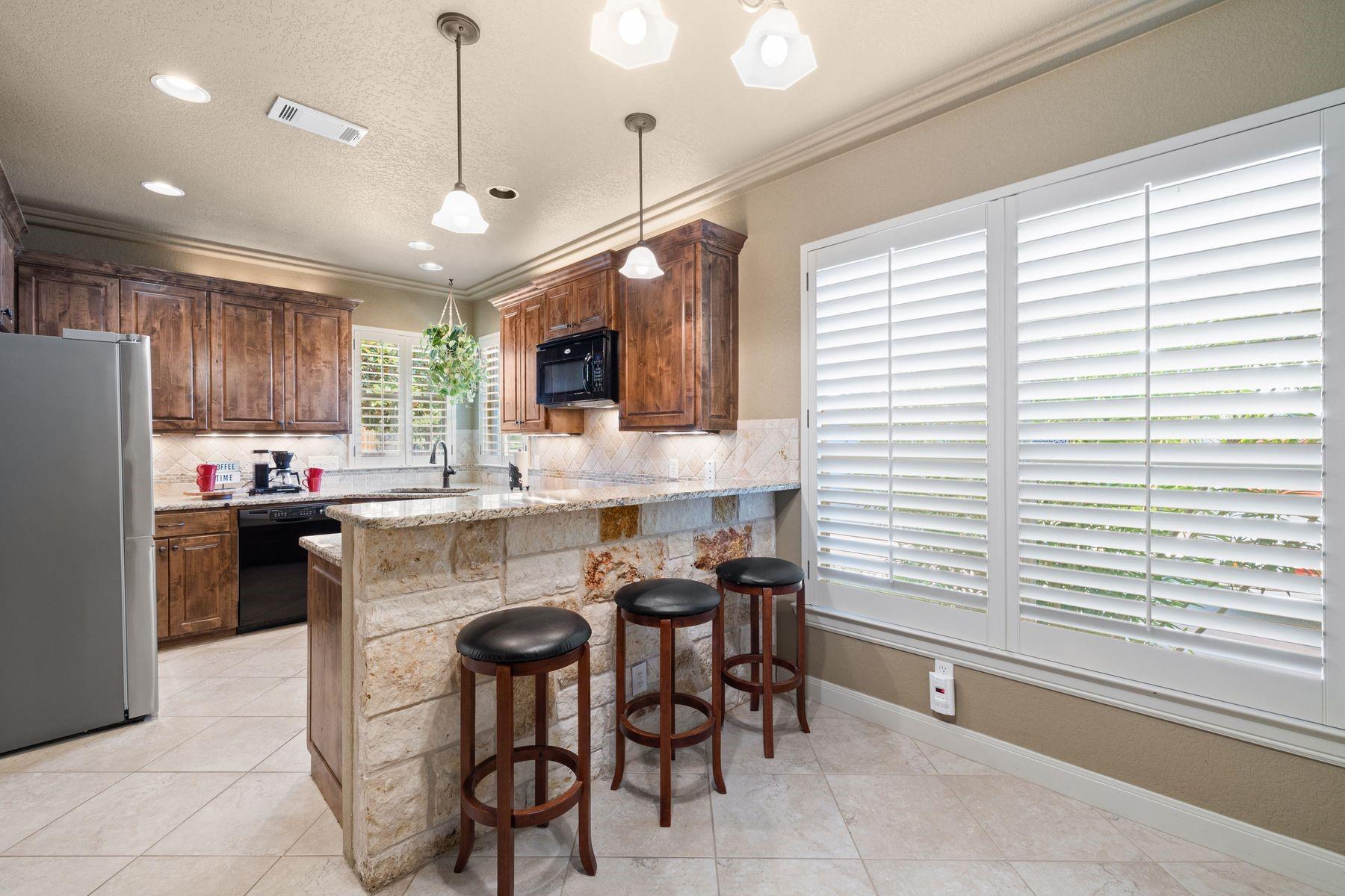 115 W Bluebriar Drive Marble Falls TX 78654