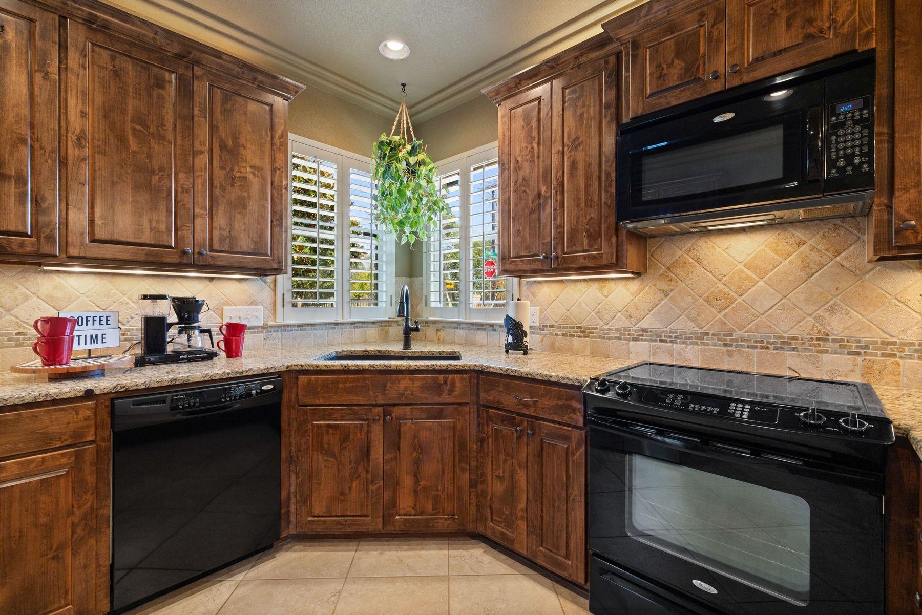 115 W Bluebriar Drive Marble Falls TX 78654