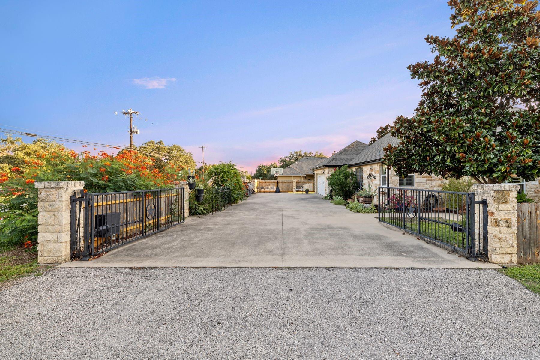 115 W Bluebriar Drive Marble Falls TX 78654
